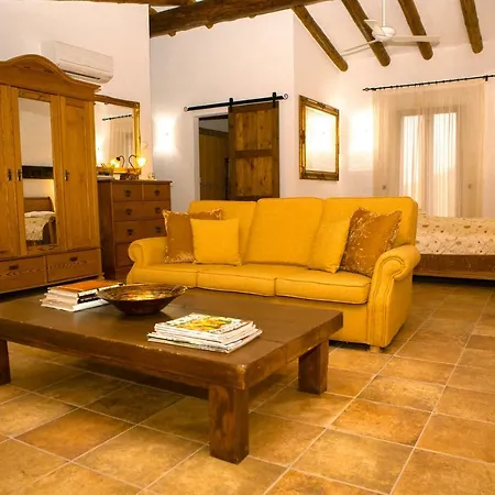 Guest house La Finca Listonero Turre